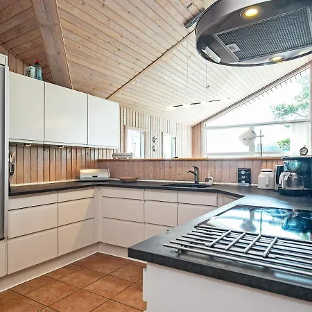 Four-bedroom Holiday In 6 3* Nordenbro Vesteregn