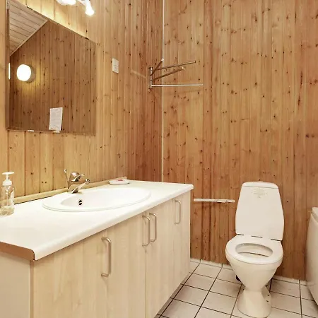 Four-bedroom Holiday In 6